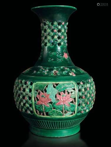 An enamelled grès vase, China, Republic, 1900s