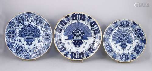 DELFT. Three round blue and white earthenware dish…