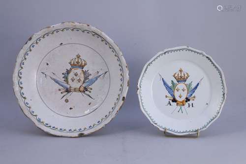 NEVERS. Revolutionary large dish and plate with co…