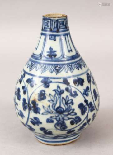 A CHINESE 17TH CENTURY MING DYNASTY BLUE & WHITIE PORCELAIN BOTTLE VASE, the vase with formal