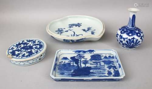 FOUR 19TH / 20TH CENTURY CHINESE BLUE & WHITE PORCELAIN ITEMS, a pot cover 12cm, a vase 12.5cm