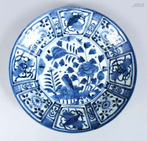 A GOOD CHINESE WANLI BLUE & WHITE PORCELAIN DISH, the dish decorated with scenes of native flora,