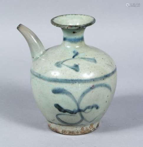 A GOOD CHINESE TRANSITIONAL MING DYNASTY BLUE & WHITE PORCELAIN WINE POURER, the body with