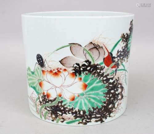 A CHINESE REPUBLIC STYLE FAMILLE ROSE PORCELAIN BRUSH WASHER / JARDINIERE, the body of the pot