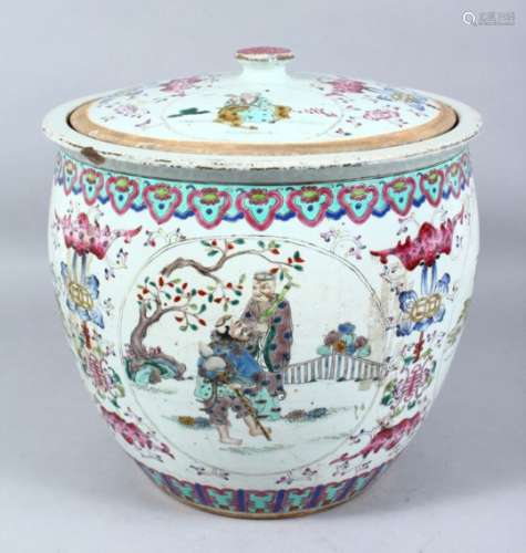 A LARGE 18TH / 19TH CENTURY CHINESE FAMILLE ROSE PORCELAIN POT AND COVER, the body of the pot