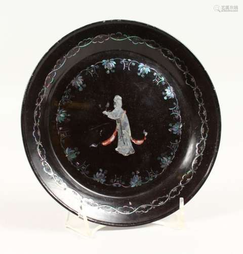 A 18TH /19TH CENTURY CHINESE LACQUER & MOTHER OF PEARL DISH, the lacquer dish inlaid with mother