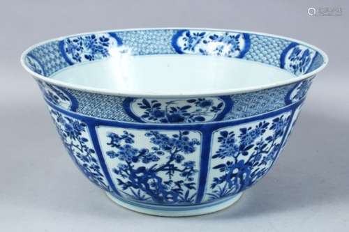 A GOOD LARGE CHINESE KANGXI PERIOD BLUE & WHITE PORCELAIN BOWL, the body of the bowl decorated