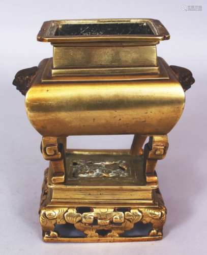 A 19TH/20TH CENTURY CHINESE POLISHED BRONZE CENSER ON STAND, weighing approx. 960gm, the sides of