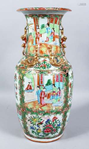 A GOOD 19TH CENTURY CHINESE CANTON FAMILLE ROSE PORCELAIN VASE, the body of the vase with panels