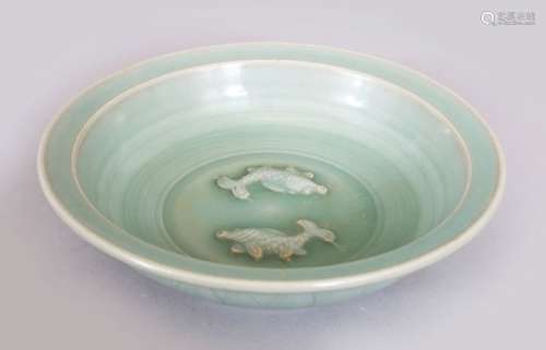 A CHINESE SONG/YUAN STYLE LONGQUAN CELADON DISH, the interior centre moulded with twin fish, 18.