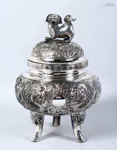 A GOOD 19TH CENTURY INDO - CHINESE SOLID SILVER KORO / CENSER, the body of the koro decorated with