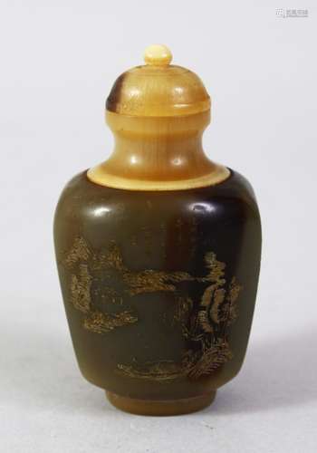 A GOOD CHINESE 19TH / EARLY 20TH CENTURY CARVED RHINOCEROS HORN & HORN SNUFF BOTTLE, the bottle with