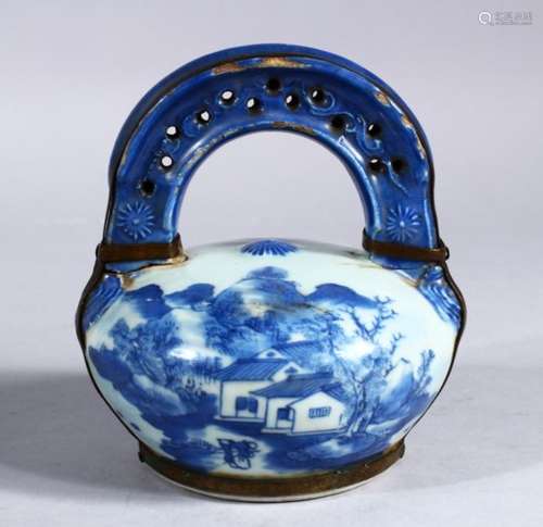 A RARE 15TH / 16TH CENTURY CHINESE MING BLUE & WHITE PORCELAIN WATER DROPPER, with a reticulated