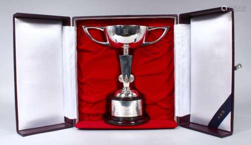 A GOOD JAPANESE SOLID SILVER PRESENTATION TROPHY & BOX, the silver trophy with an engraved plaque in