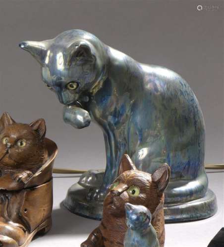 Statuette de chat H. 18 cm Et une lampe en forme…