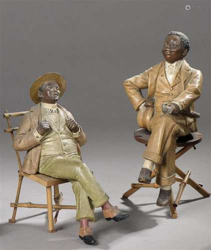 Deux statuettes en terre cuite polychrome de noirs…