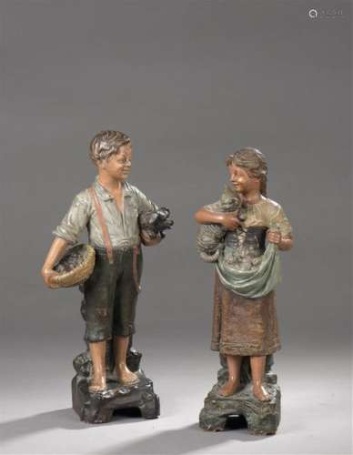 Deux statuettes en terre cuite polychrome : Coupl…