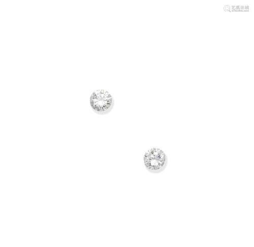 Two unmounted diamonds  (2)