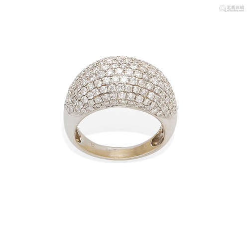 A white gold and diamond bombe ring