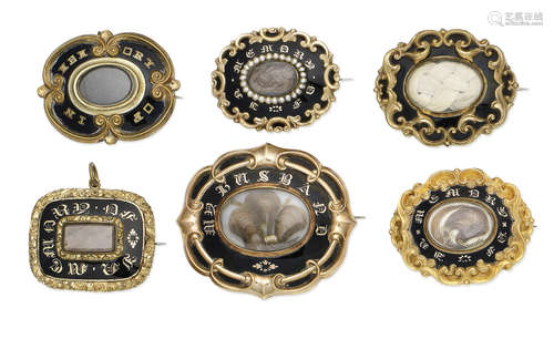 A collection of mid 19th century mourning brooches/pendants  (6)