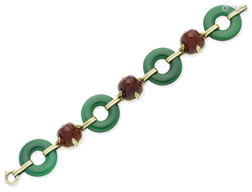 A chalcedony bracelet