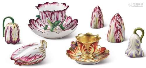 A GROUP OF ENGLISH PORCELAIN TULIP-WARES, EARLY 19TH CENTURY