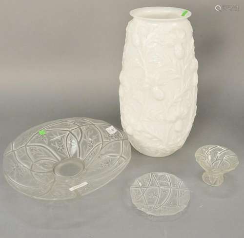 Four piece Phoenix consolidated art glass group, to