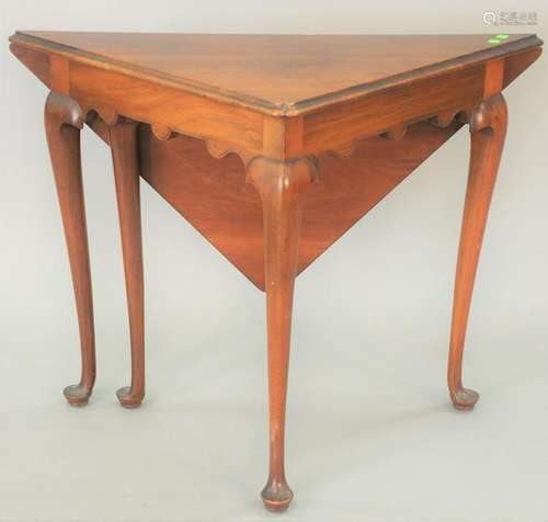 Margolis Mahogany Queen Anne style drop leaf table, ht.