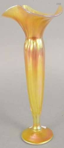 Art Glass floriform vase, gold iridescent tulip with