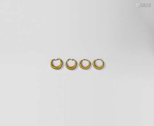 Roman Gold Earring Collection