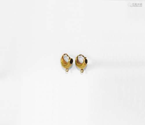 Roman Gold Hoop Earring Pair