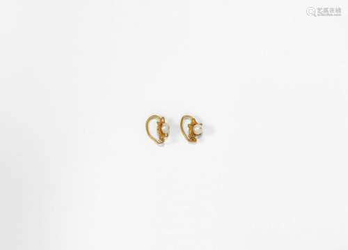 Roman Gold and Pearl Earring Pair