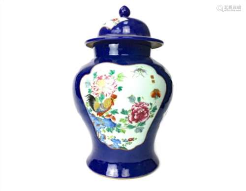 A LARGE CHINESE LATE 19TH CENTURY LIDDED VASE