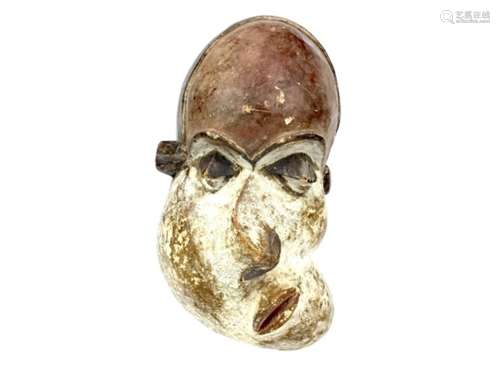 A PENDE POX MASK