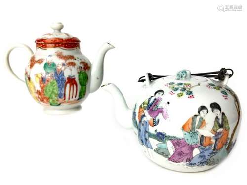 A 20TH CENTURY CHINESE TEA POT AND A JAPANESE TEA POT