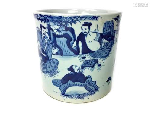 A CHINESE BLUE AND WHITE CERAMIC BRUSH POT