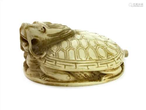 AN EARLY 20TH CENTURY CHINESE IVORY SNUFF BOTTLE / SEAL,