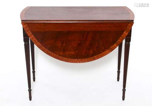 Georgian Manner Oval Drop Leaf Pembroke Table