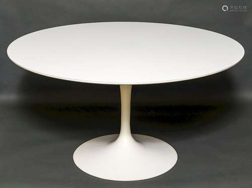 Eero Saarinen for Knoll Round Tulip Dining Table