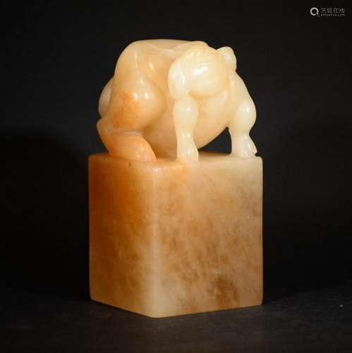 A fine Chinese Soapstone Carved RABBIT Seal