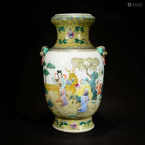 QING D., A FAMILLE ROSE VASE