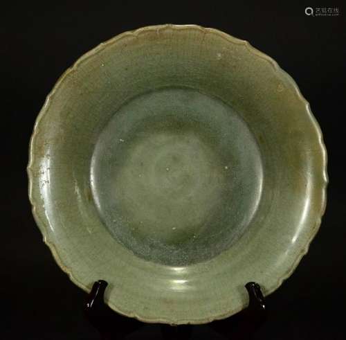 MING DYNASTY LONGQUAN YAO CELADON DISH