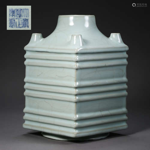 ANCIENT CHINESE PORCELAIN VASE