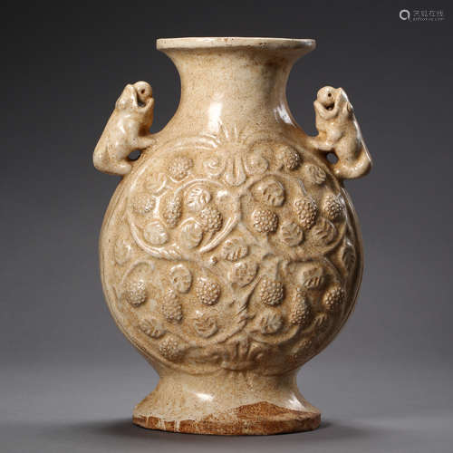 ANCIENT CHINESE PORCELAIN VASE