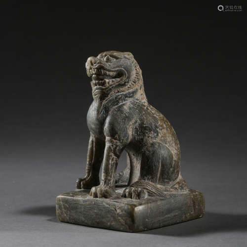 ANCIENT CHINESE CARVED STONE LION