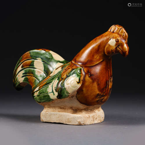 ANCIENT CHINESE TRI-COLORED PORCELAIN CHICKEN