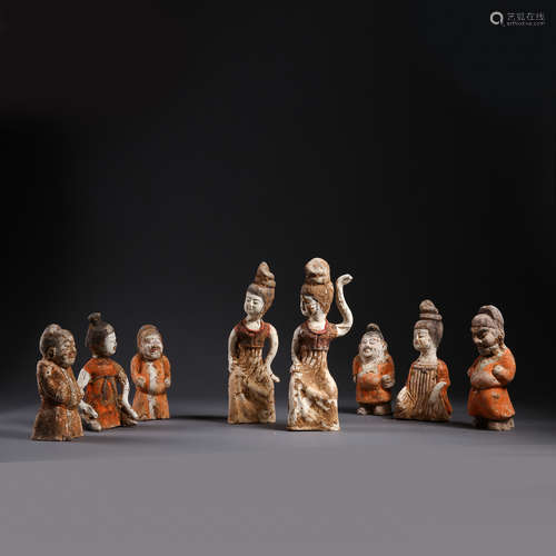 A GROUP OF ANCIENT CHINESE POTTERY FIGURINE