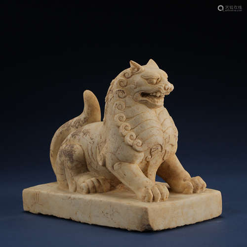 ANCIENT CHINESE CARVED STONE LION