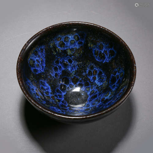 ANCIENT CHINESE PORCELAIN TEA BOWL