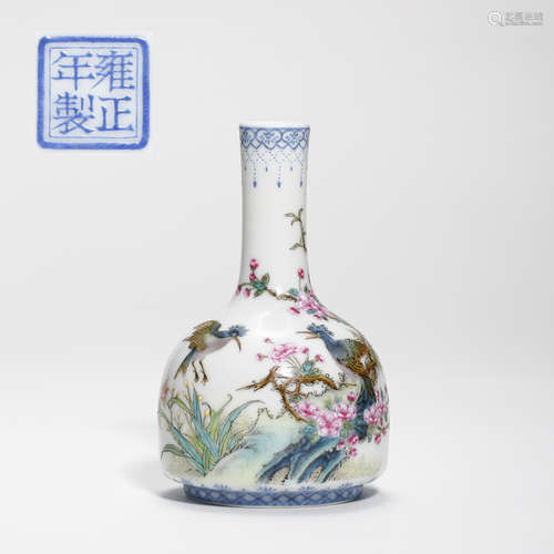 ANCIENT CHINESE BLUE AND WHITE PORCELAIN VASE